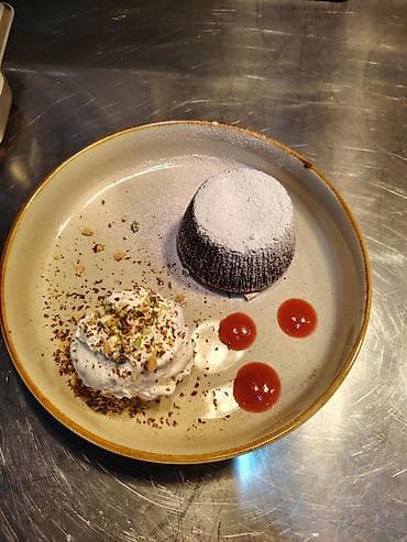 malyar ustasi teleb olunur: Bakida və Xırdalanda Baş Aşbaz işi axtariram .İş təcrübəm 10 ildən — 7