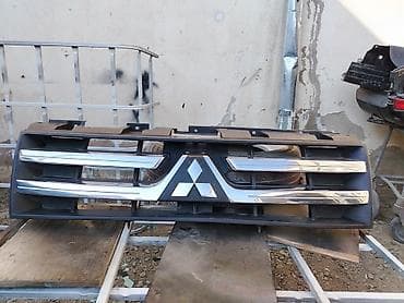 Mitsubishi Pajero ön radiator barmaqlığı (orijinal dizayn) 2ci əl