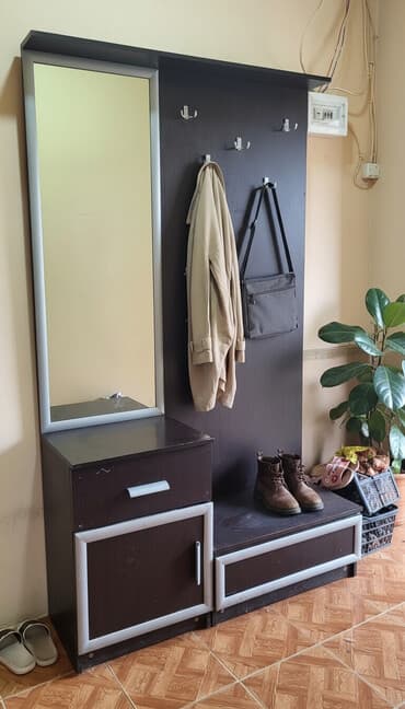 ev guzguler: İşlənmiş, Kupe, 3 qapılı Düz dolab, Dolab-asılqan, Türkiyə — 1