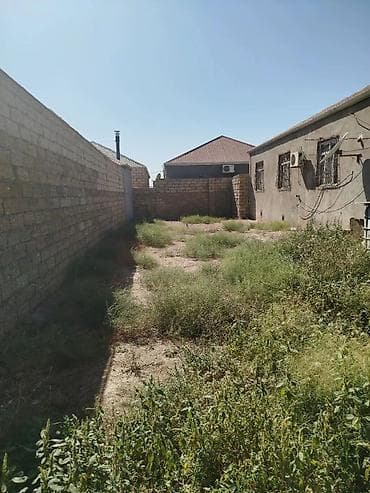 hovsanda heyet evleri: Hasarlanmış həyətyanı torpaq sahəsi - Daş hasarla tam əhatələnmiş — 1