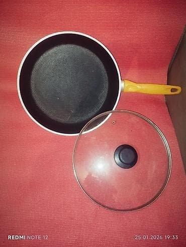 qızıl qabı: - Qızılı-çəhrayı tonlarda, qızıl zolaqlı güllü dizayn - 1 ədəd qrafin — 7