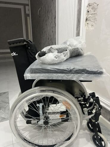 Tibbi geyim: Məhsul: Manual əlil arabası Təsvir: - Yüngül konstruksiyalı, qatlanan — 1