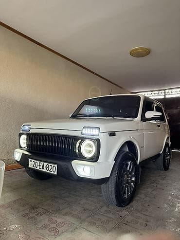 barter avto: Lada Niva 4x4 (Urban üslubunda tüninq) Xüsusiyyətlər və tüninq: - — 8