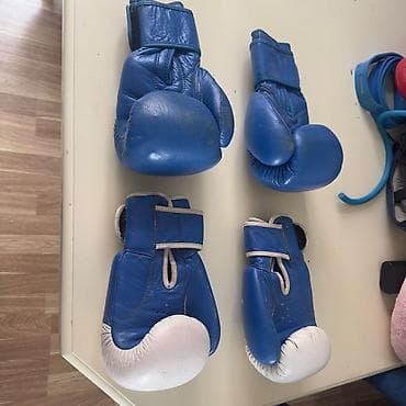 boks geyimleri: Məhsul: Boks əlcəkləri dəsti - Brendlər: Adidas (mavi), Reebok — 1
