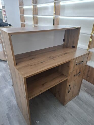 вешалки напольные для одежды оригинальные: Mağaza üçün vitrin və rəf sistemi - İki tərəfli divar boyu modul — 6