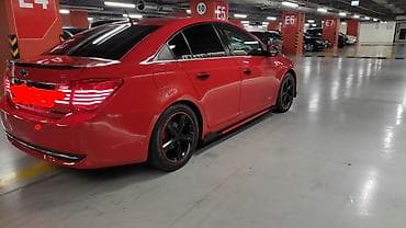 aka masin: Chevrolet Cruze LT – idman üslublu sedan - Kuzov: parlaq qırmızı — 2