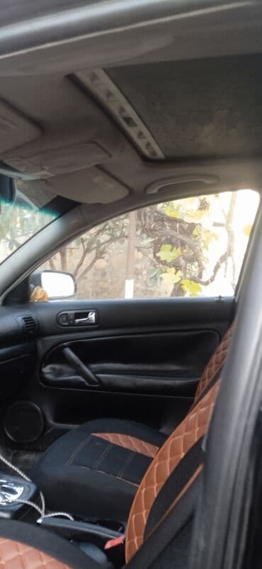 sumqayıt heyet evi type 1: Volkswagen Passat sedan - Kuzov: sedan, qara rəng - Nömrə: 90-XC-363 — 4