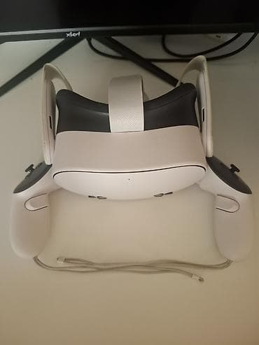 oculus: Oculus/Meta Quest VR qulaqlığı və hər iki əl üçün kontroller dəsti — 1