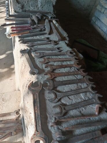 kəsici: Mexaniki alətlər dəsti – müxtəlif ölçülü açarlar və əl alətləri — 5