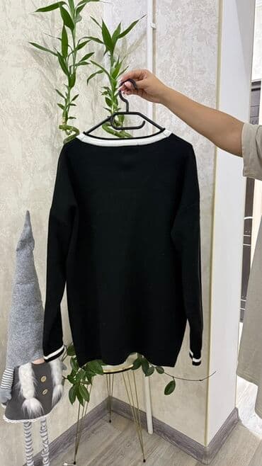 Iran Khodro: Qara kardiqan – kontrast ağ haşiyəli - Model: V-yaxa, düyməli — 2