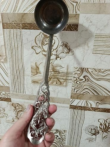 Melixor satılır qaşıqlar