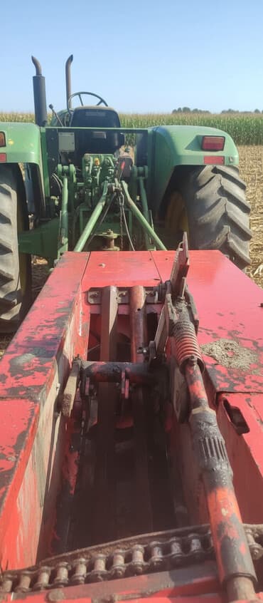 Traktor qoşqularının ehtiyyat hissələri: Kənd təsərrüfatı üçün saman/ot presləyən pres-podborşik (kvadrat balya — 1