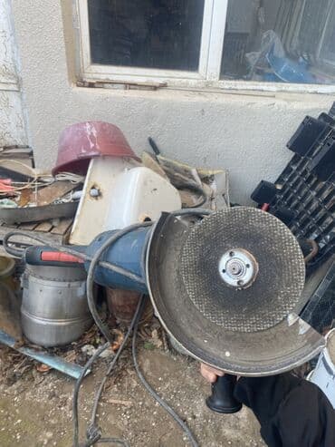 Другие пилы: Məhsul: Bosch bucaqayı (UŞM) – iri ölçülü Xüsusiyyətlər: - Şəbəkə ilə — 2