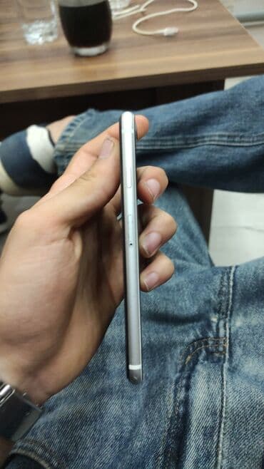 iphone telefon: IPhone SE 2020, 128 GB, Gümüşü, Barmaq izi — 4