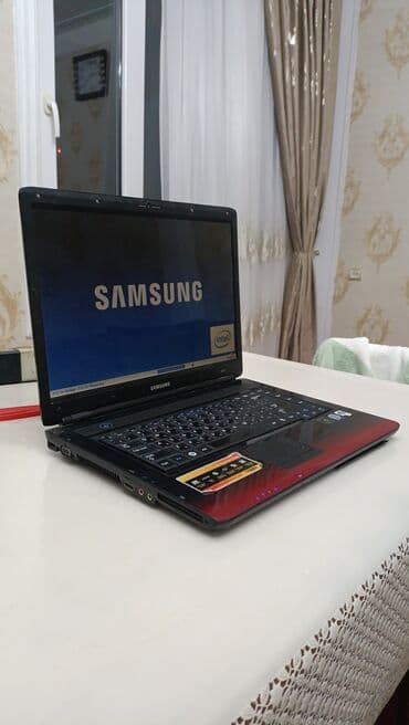 samsunq soyuducu: Samsung noutbuk - Brend: Samsung - Ekran: təxminən 15.6" LED, üst — 3