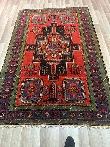 təbriz xalcası: Xalça – əl toxuması üslubunda, şərq ornamentləri ilə - Rəng palitrası — 1