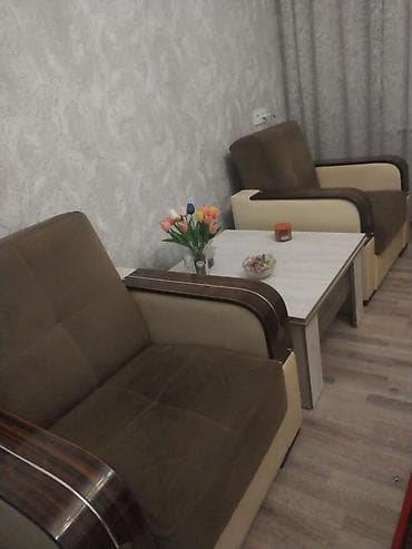 oturaca: Klassik üslubda salon mebel dəsti - Tərkibi: 1 ədəd üçnəfərlik divan — 1