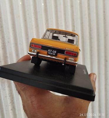 velosiped 24: Maqnit altlıqlı kolleksiya modeli – Moskvich 2140 (Hachette 1:24) — 5