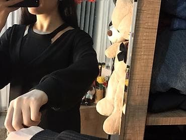 sort: Qara rəngli qadın bluz/krop-top - Modell: açıq çiyin detallı, qolları — 3