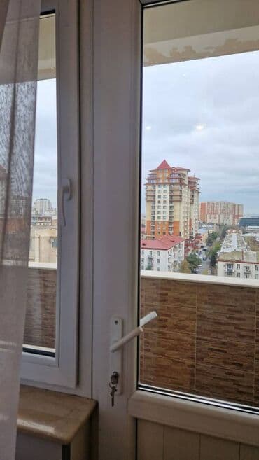 evler bineqedide: Mənzil kirayə verilir. 10.6 mərtəbə, 3 otaqli tam temirli və əşyalı — 16