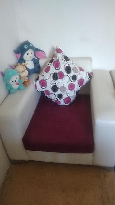 küc divan: Divan kreslo desti 2dənə divan 4 dənə kreslo 2 dənə qabaq stolu balaca — 2