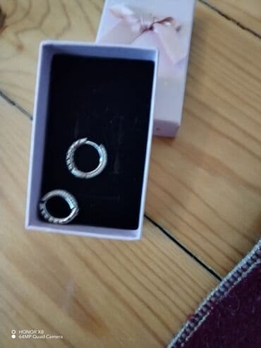 ziyafet geyimi per page 100: Səlamun aleykum donun qeyməti 70 azn ölçü 36 ayaqabılar 55 azn ölçü 36 — 4