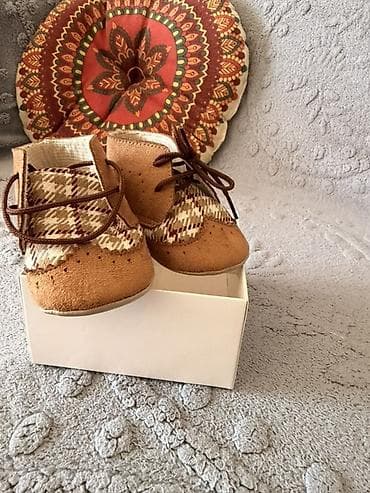 GB BABY Layette uşaq ayaqqabıları Bir defe geyindirmiwem,0-3 ayliq