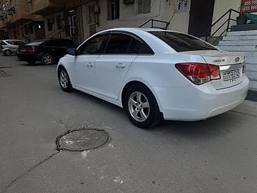 Chevrolet Cruze: 1.4 l | 2013 il 270000 km Sedan
