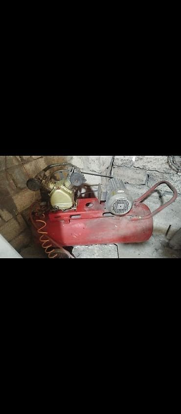 Kompressorlar: Hava kompressoru – stasionar tip Məhsulun xüsusiyyətləri: - Kəmərlə — 3