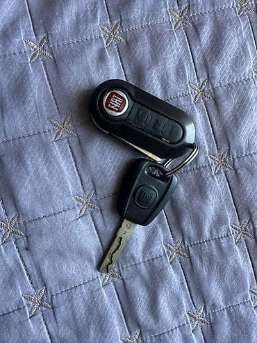 Ehtiyat hissələri: Fiat avtomobilləri üçün orijinal açar dəsti - Brend: Fiat - Tərkib: 2 — 1