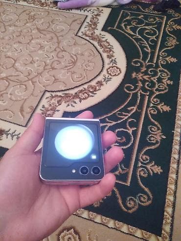açılıb bağlanan telefon: Samsung Galaxy Z Flip 5 — 4