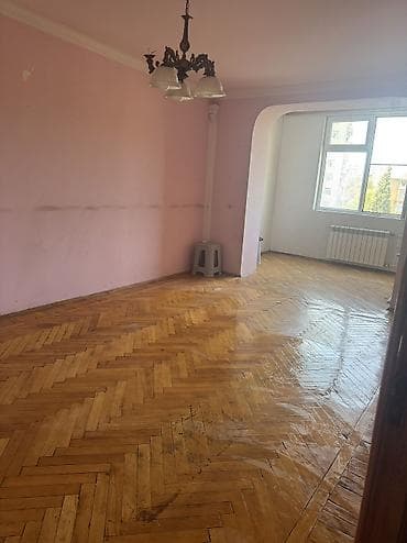 Daşınmaz əmlak: Kiraya ev verilir. Neftciler metrosu yaxinligi. 3 otaqlıdı. Orta — 1