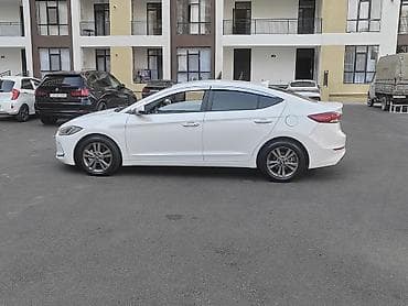 hyundai elantra led stop: Hyundai Elantra: 1.6 l | 2016 il Sedan — 4