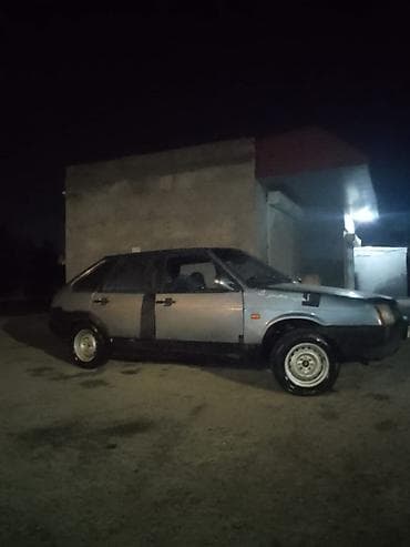 yan guzgulər s: Model: Hatchbek, 5 qapı Kuzov: Boz rəng, qara alt qoruyucu hissələrlə — 6