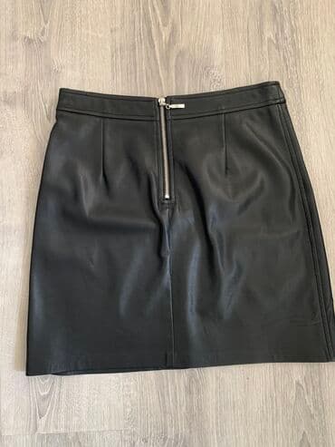 ağ qadın ətəkləri: Deri etek olchu 36-38 1 defe geyilib giymet 25azn — 2