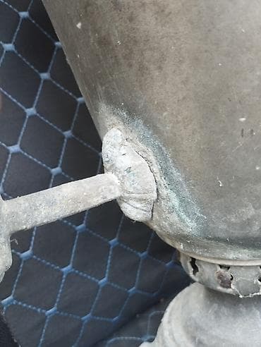 od: Məhsul: Köhnə tip metal samovar Təsvir: - Material: metal (ehtimalən — 4