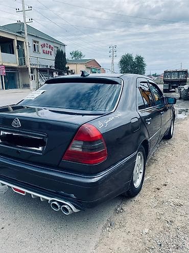 mersedes c klas: Mercedes-Benz 220: 2 l | 1995 il Sedan — 5