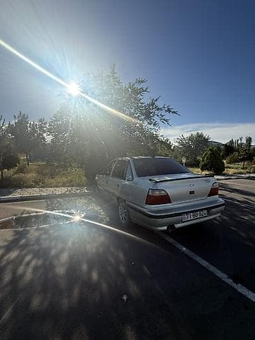 opel astra k: Daewoo Nexia: 1.5 l | 2005 il Sedan — 4