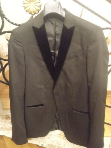 Italiya kostumlar,cox az geynilib, ucuz satilir,46-50 razmer