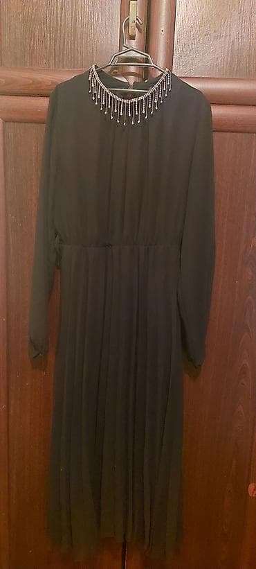 2 Əded qara şifon dondur. biri uzun 60 manata ( 1dəfə geyinilib toya)