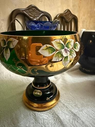 Kasalar, 1 əd, Şüşə