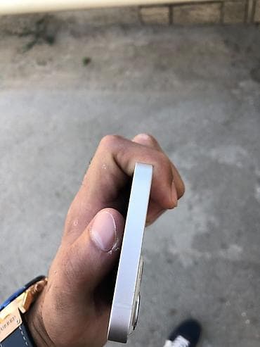 iphone 4 s: IPhone 13, Ağ, Face ID — 5
