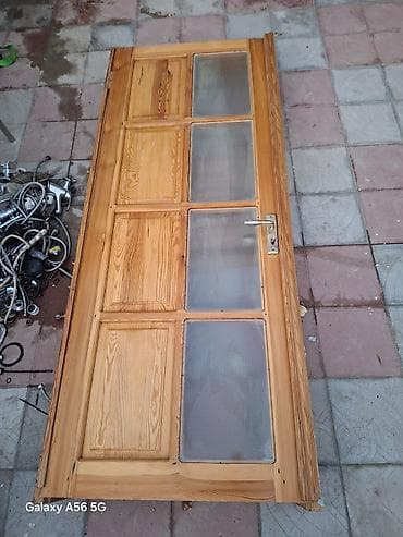 Şüşəli taxta qapı - Material: təbii şam ağacı (panelli konstruksiya)