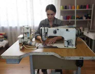 az islenmis svarka aparati satilir: Sənaye tikiş dəzgahı komplekti - Stolüstü sənaye tikiş maşını: ağır — 1