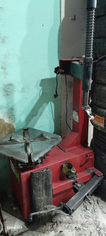 kompressorlar: Uzerinde 100 _ 150 eded Teker verilir 2ci el yari sbordan cox — 2