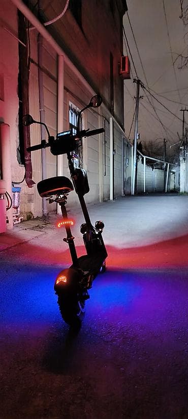 suktur: İşlənmiş Elektrik samokat 10", 751 - 1000 Vt, > 45 km/s — 1