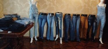 cins şortiklər: Fərqli üslub və rənglərdə geniş çeşiddə unisex cins şalvarlar. Həm — 1