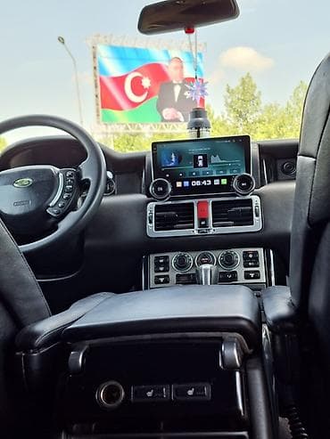 e 3 2: Land Rover Range Rover: 4.4 l | 2024 il 285637 km Ofrouder/SUV — 9