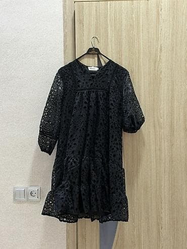 Qara rəngdə, qabarıq naxışlı (broderie anglaise tərzi) midi don. - — 1