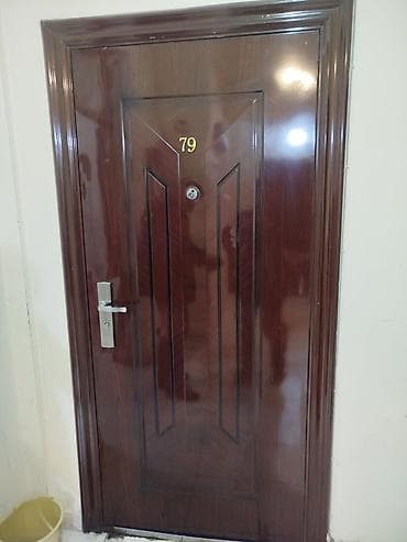 Möhkəm giriş qapısı - Material: polad əsaslı, ağac fakturalı parlaq